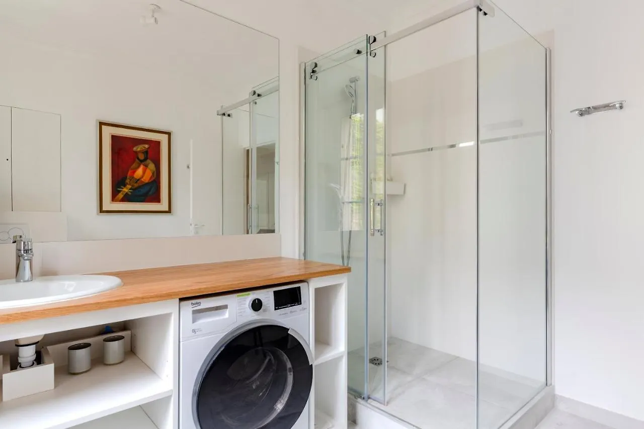 Eiffel Tower Lourmel Residence Paris